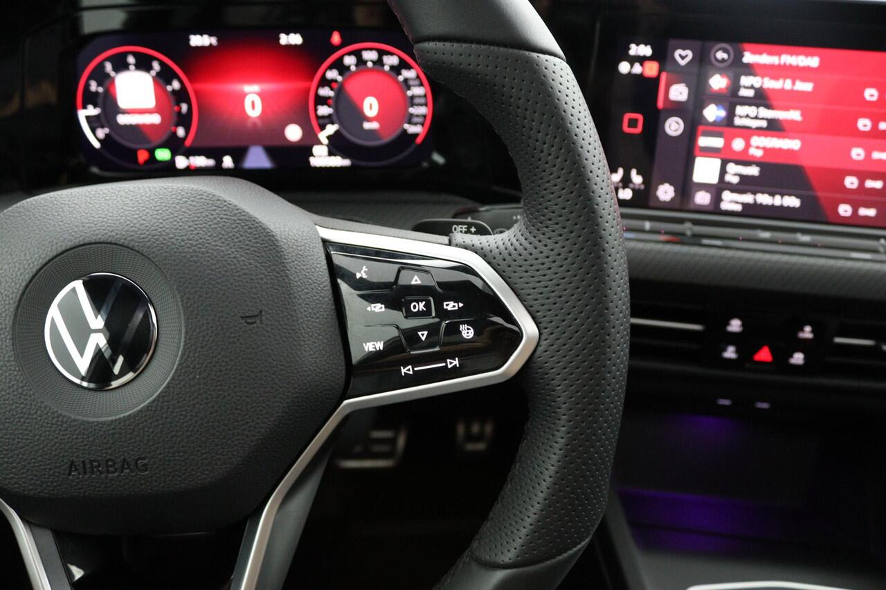 Volkswagen GOLF 1.5 eTSI R-Line Business | Panoramadak | Parkeercamera | Navigatie