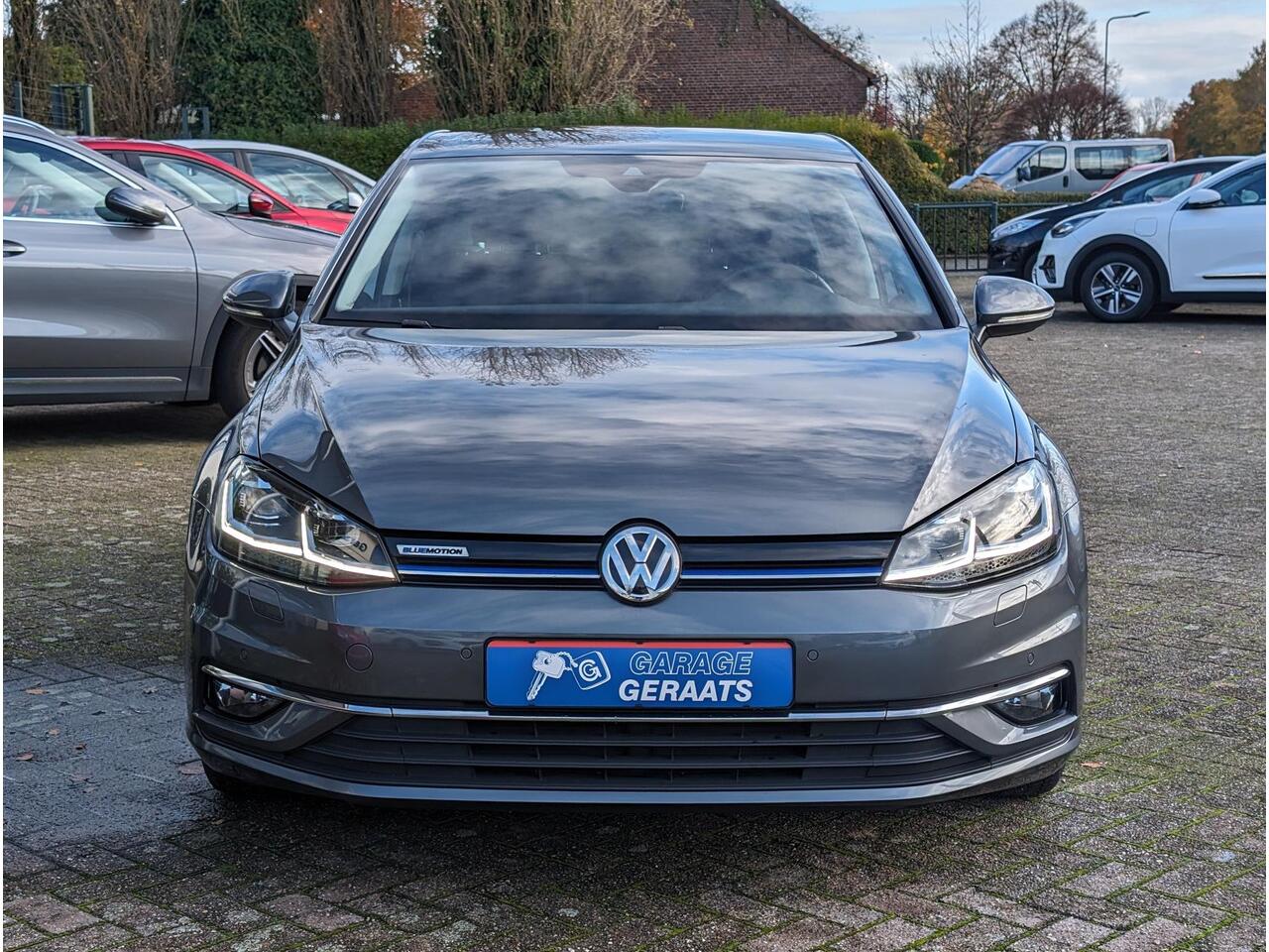 Volkswagen GOLF 1.5 TSI Highline | Automaat, Digitaal Display, Dodehoekherkenning, Lane assist, Camera, Navigatie, zeer luxe!
