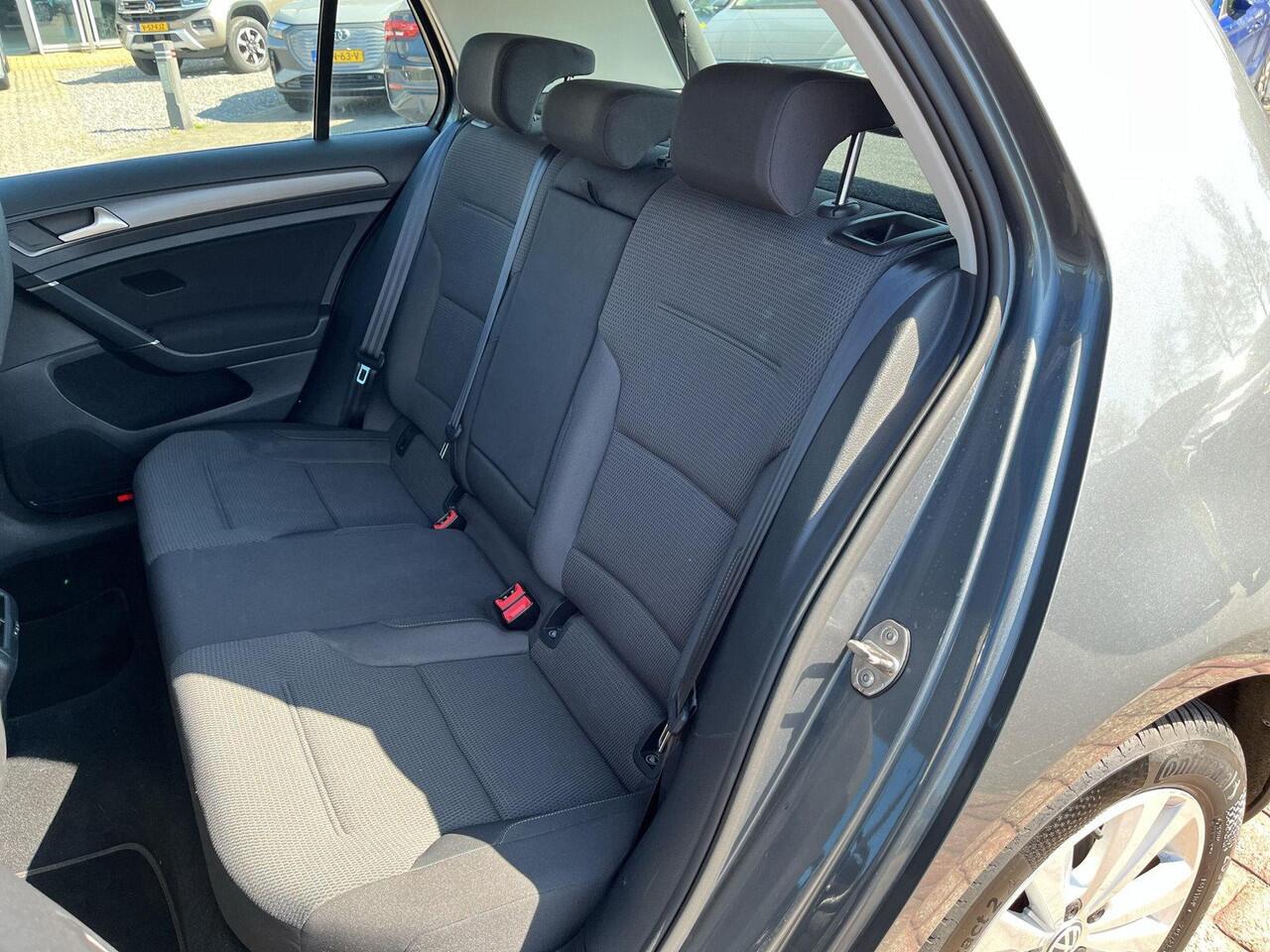 Volkswagen GOLF 1.0 TSI Comfortline | 115 pk | Navi | Clima | PDC | A-Camera | DAB | 45.303 km |