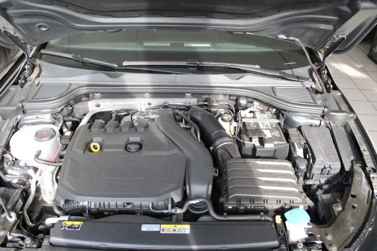 Volkswagen GOLF 1.5 TSI Life Business, Adp cruise, Lichtm, DAB, Stoel en stuur verwarming