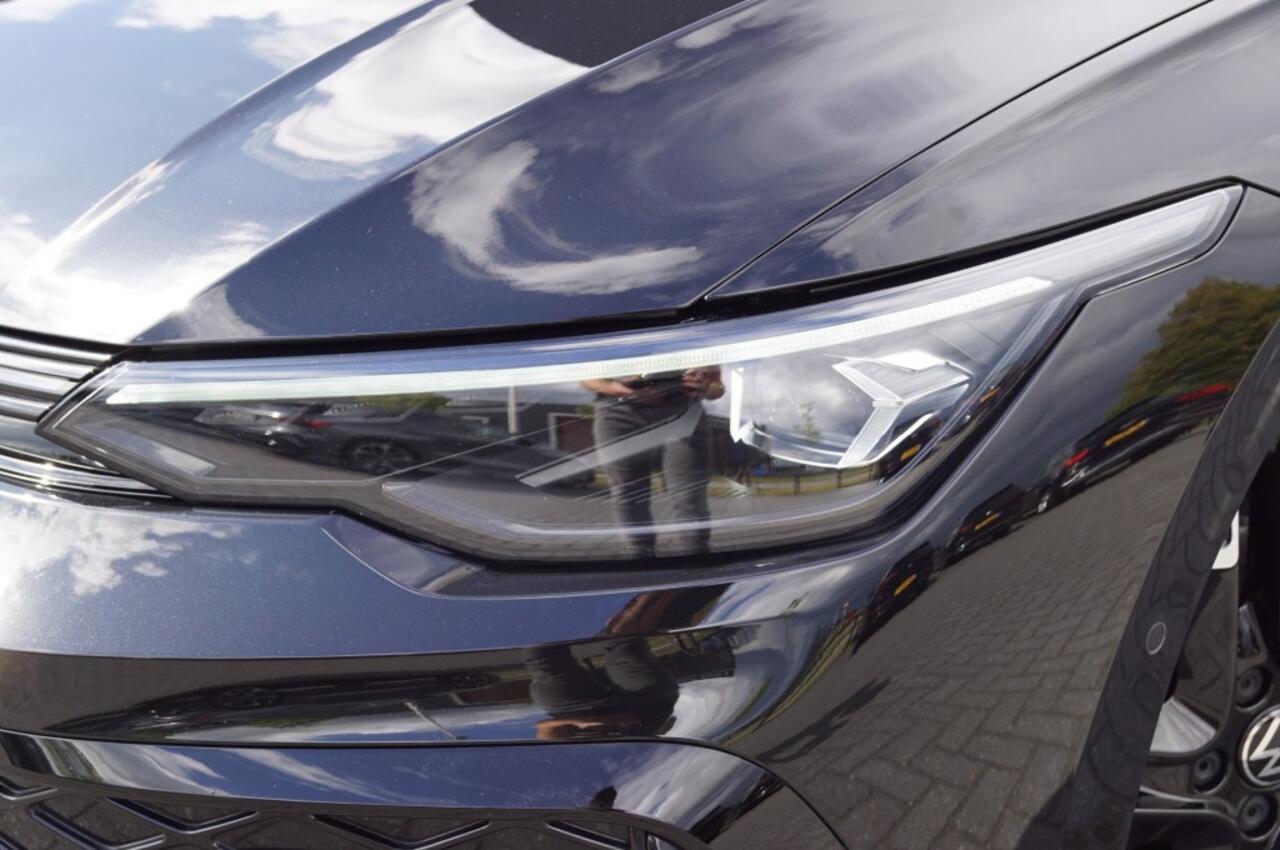 Volkswagen GOLF R-line 1.5 eTSI 150pk DSG facelift Black style/Panodak /Camera /IQ Matrix LED /Head-up