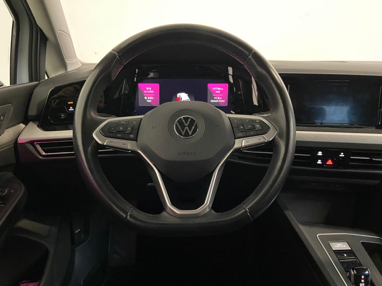 Volkswagen GOLF 1.0 eTSI Life. Trekhaak!