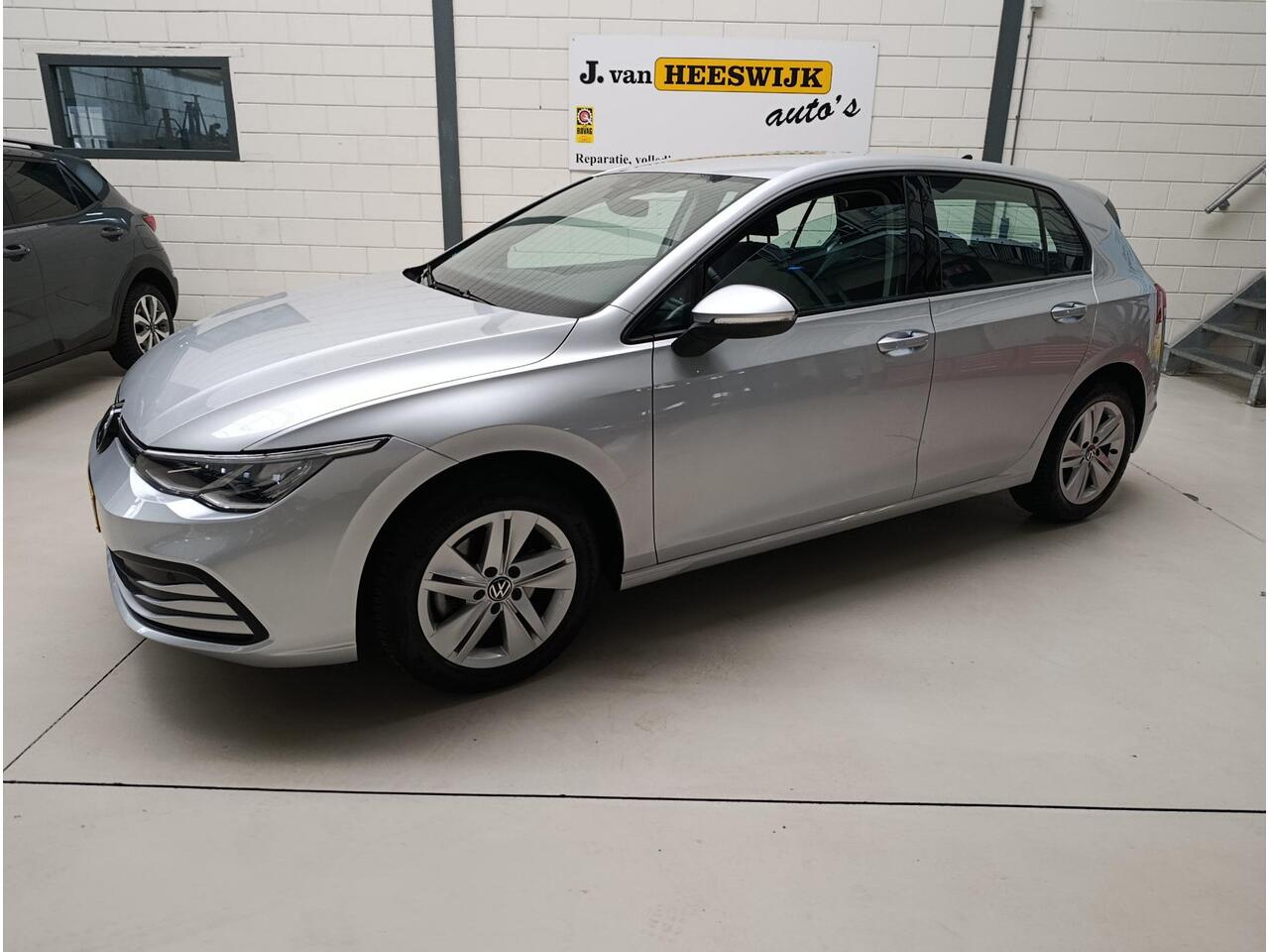 volkswagen-golf-1.0-etsi-life-navig