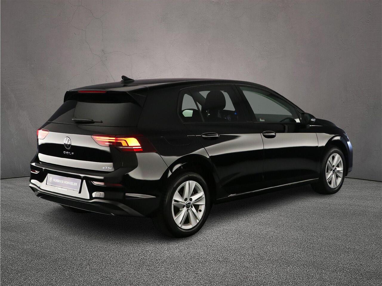 Volkswagen GOLF Life Edition 1.5 eTSI 115pk DSG Automaat Adaptive cruise control, Parkeersensoren, Stoelverwarming, App connect, LED koplampen, Stuurwiel verwarmd, Airco, DAB, Radio