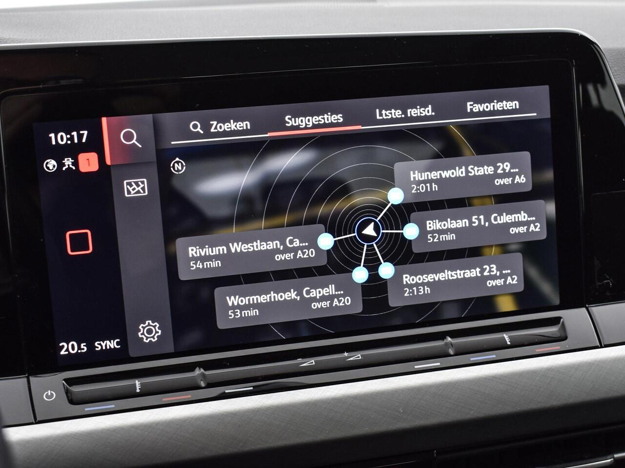 Volkswagen GOLF Variant 1.0 eTSI 110pk DSG Life · Apple/Android Car Play · Elek. Trekhaak · Navigatie · P-Sensoren · Sfeerverlichting · 16'' Inch · Garantie t/m 22-06-2027 of 100.000km