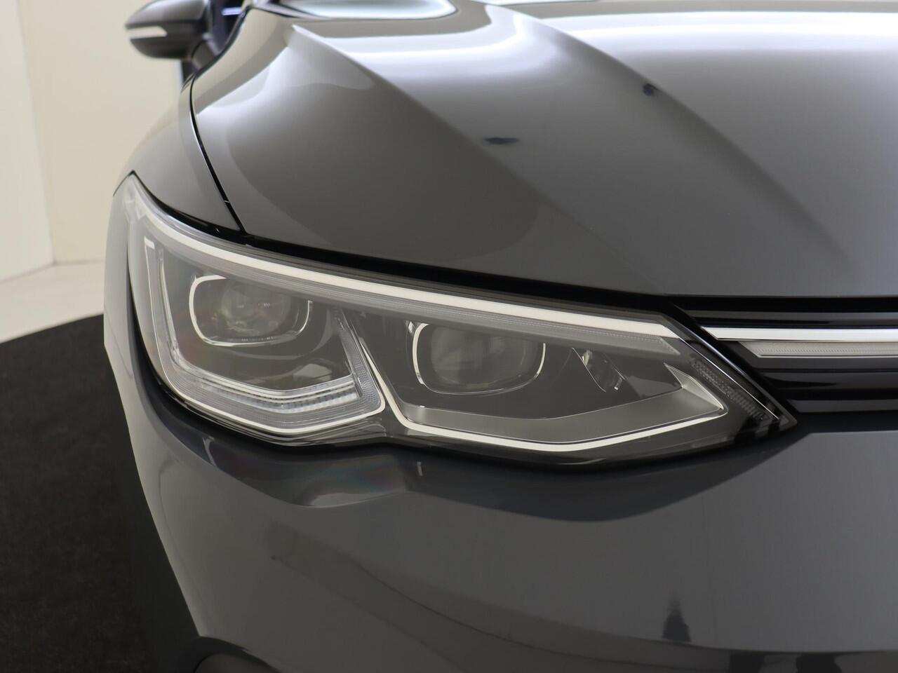 Volkswagen GOLF 1.4 eHybrid Style | Parkeerassistent | Stoel- en stuurwielverwarming | Adaptieve cruise control | Dodehoek detectie | Elektrisch verstelbare bestuurdersstoel met geheugen | CarPlay | 3-zone airco |