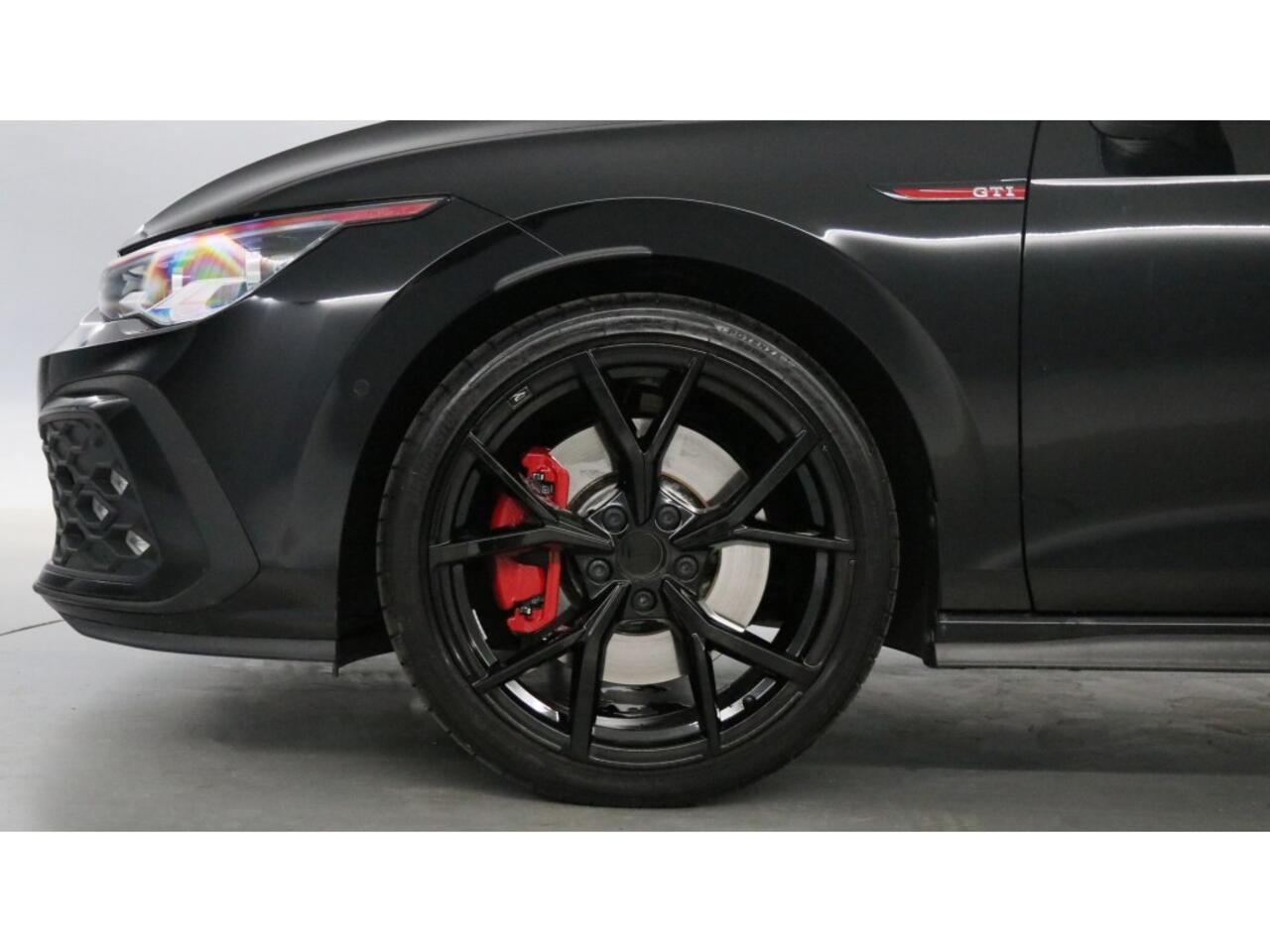 Volkswagen GOLF GTI 2.0 TSI 245pk / Panoramadak / Head Up / Travel Assist