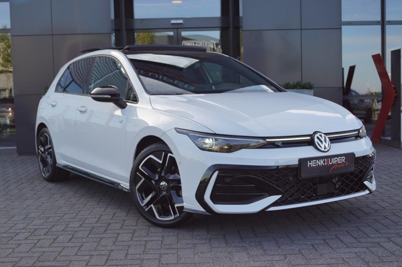 Volkswagen GOLF R-line 1.5 eTSI 150pk DSG facelift Black style/Panodak /Camera /IQ Matrix LED /Head-up