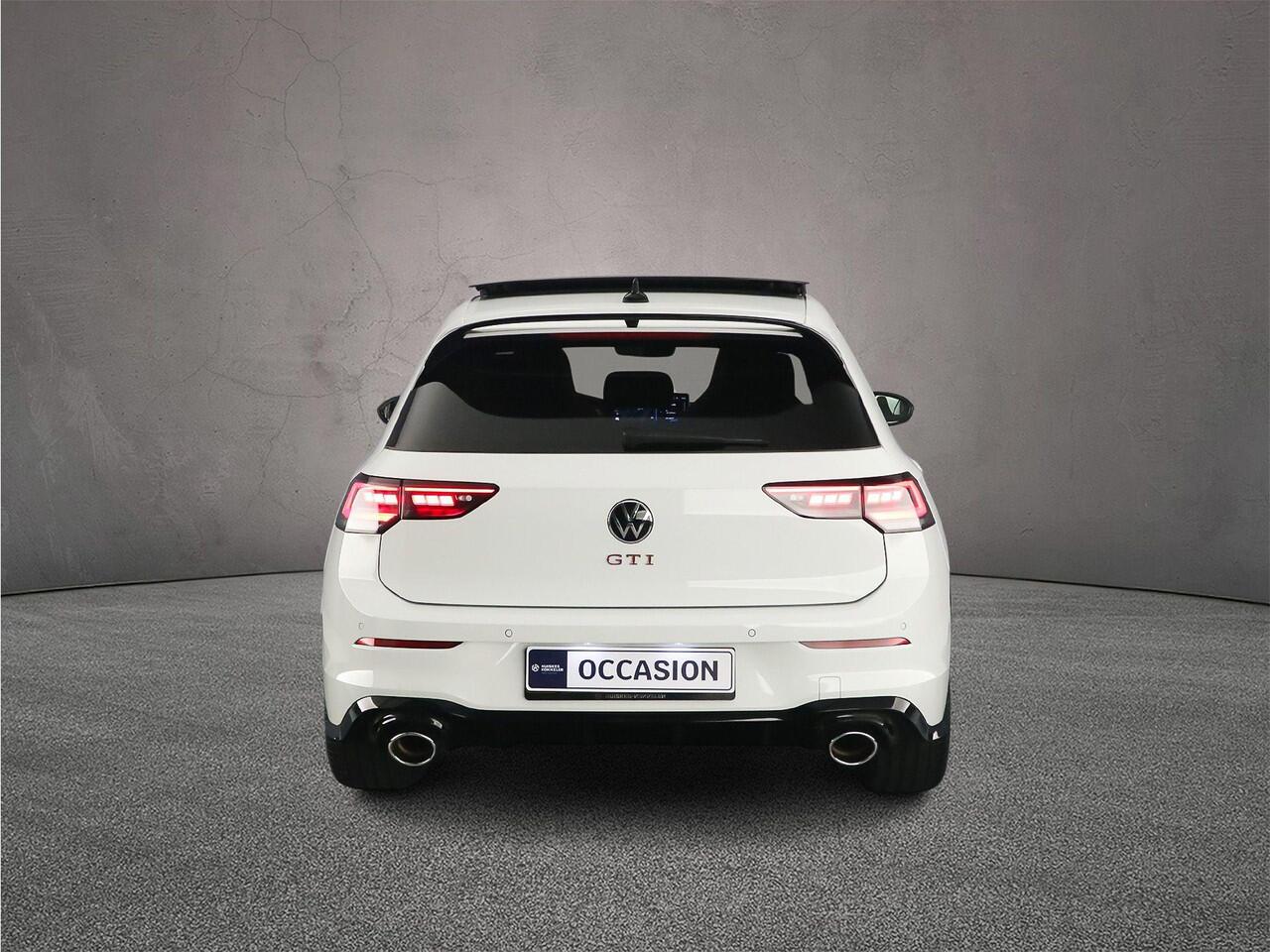 Volkswagen GOLF GTI 2.0 TSI 300pk DSG Automaat Panoramadak, Black Style, LED matrix koplampen, Harman Kardon audio, Adaptive cruise control, Achteruitrijcamera