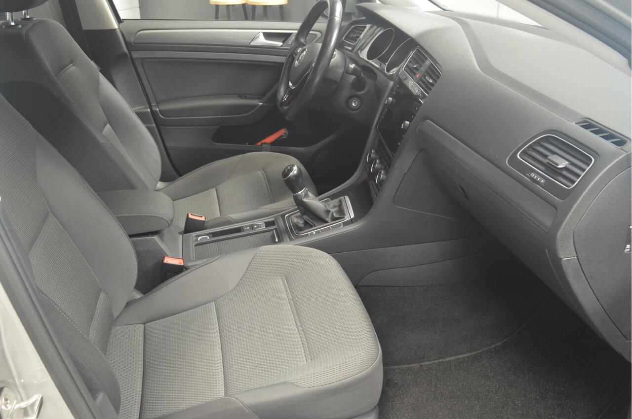 Volkswagen GOLF 1.0 TSI Comfortline // 117.000 km // CLIMA // ADAPTIVE CRUISE // TREKHAAK // NAVI //