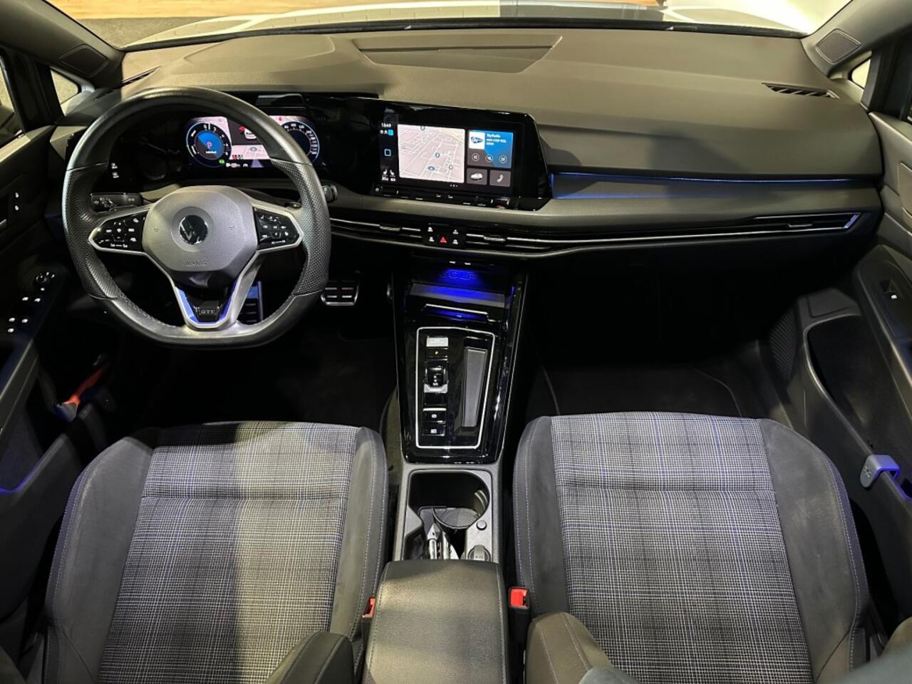 Volkswagen GOLF 1.4 EHYBRID GTE l SFEERVERl l VIRTUAL CO l STOELVERW l TREKHAAK l