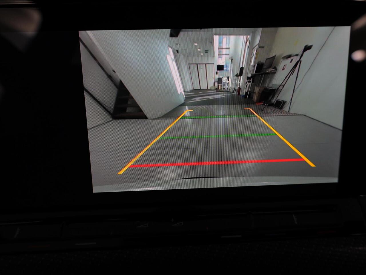 Volkswagen GOLF 1.5 eTSI R-Line 150 pk Automaat (DSG) | Navigatie | Panoramadak | Parkeersensoren (Park assist) | Achteruitrijcamera | Stoelverwarming | R-Line |