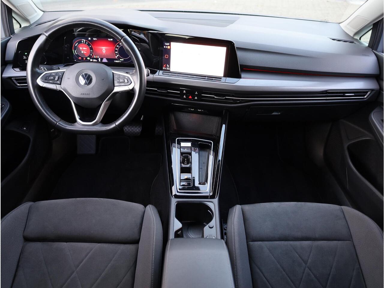 Volkswagen GOLF 1.4 eHybrid PHEV 204PK | Keyless | Camera | Memory | Massage | Adaptive Cruise | Getint Glas |