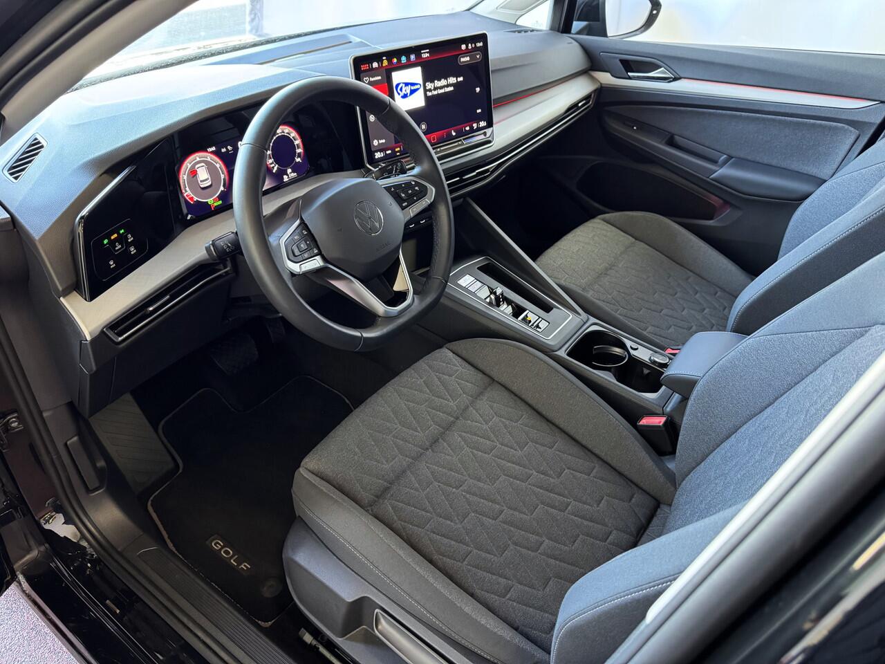 Volkswagen GOLF ?1.5 TSI 150 PK? EDITION LED CARPLAY NAVI CAMERA STOEL/STUUR VERW KEYLESS MHEV "Volkswagen rijden begint bij Topautos.nl - 75 topmodellen direct op voorraad!"