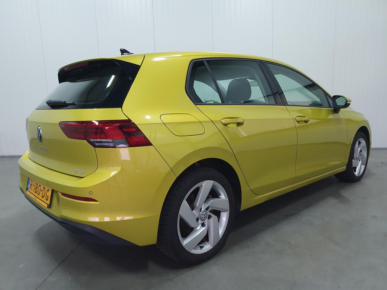 Volkswagen GOLF 1.0 eTSI Life Business CARPLAY/CAMERA/DIG.COCKPIT/LMV