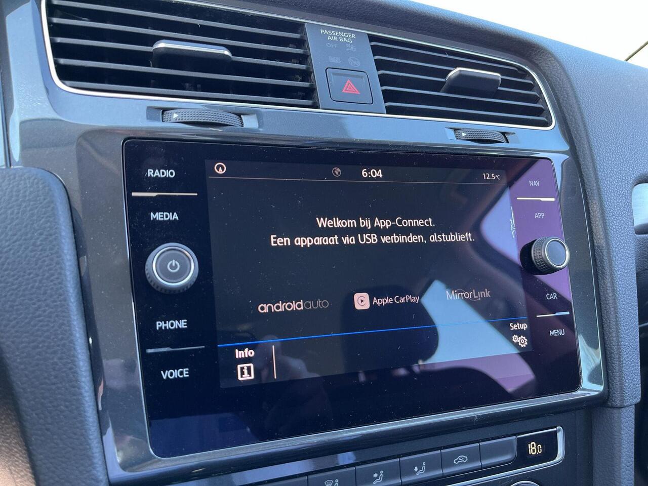 Volkswagen GOLF 1.0 TSI Comfortline | 115 pk | Navi | Clima | PDC | A-Camera | DAB | 45.303 km |