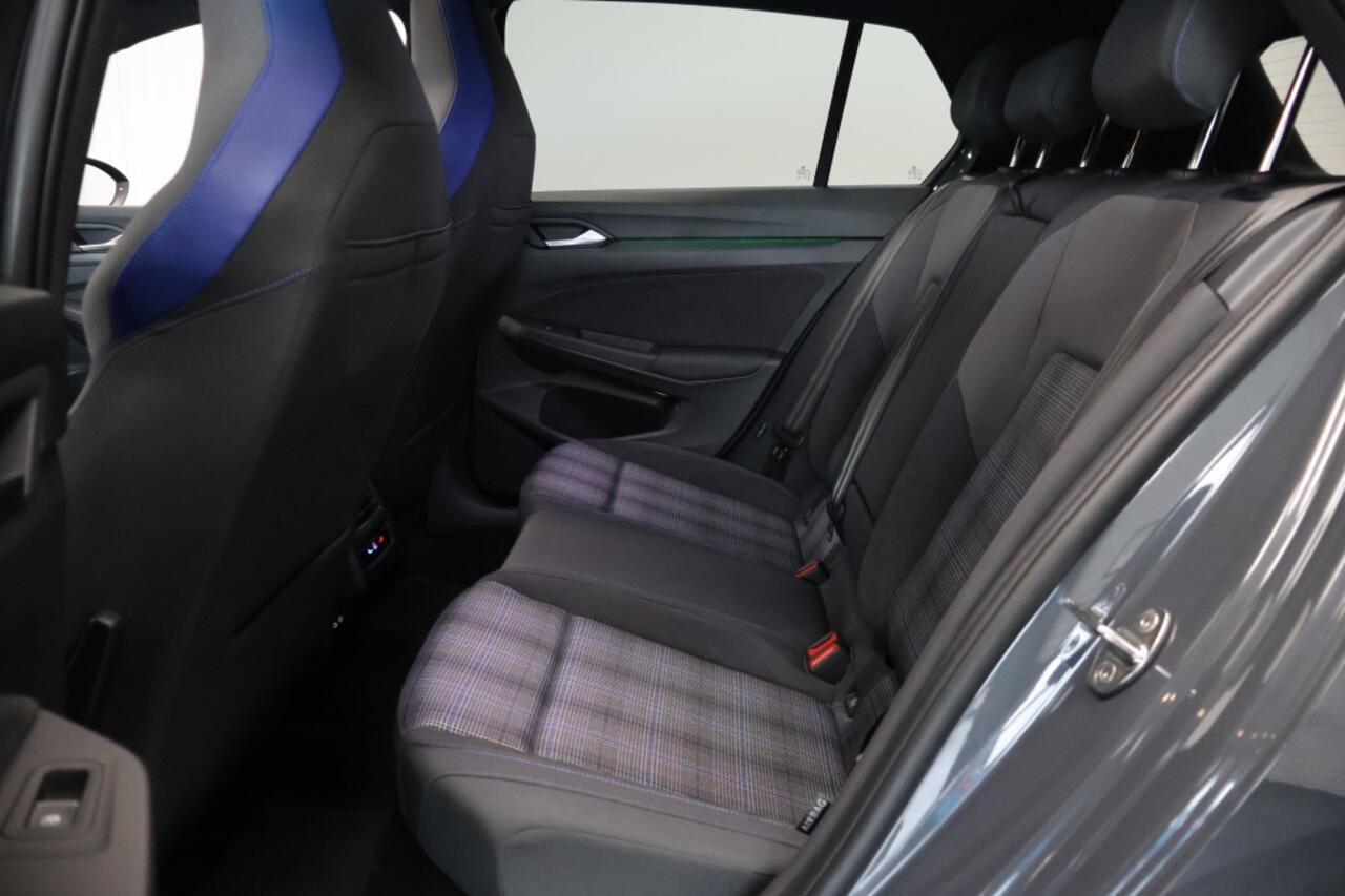 Volkswagen GOLF 1.5 eHybrid GTE 272pk | Panoramadak | Matrix | Trekhaak elektr.