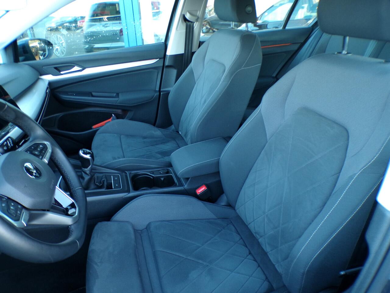 Volkswagen GOLF 1.5 TSI Life Business Full LED / ErgoActive / Carplay + Android Auto / Virtual Cockpit / 18' Sportwielen