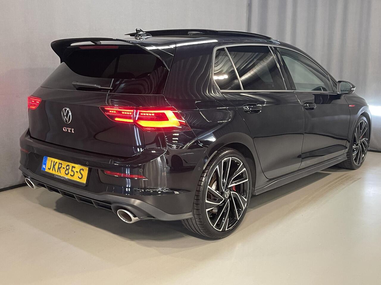 Volkswagen GOLF 2.0 TSI GTI Clubsport 400PK 19"/Panoramadak/H&K/IQ Lights/Black style/Dodehoek/Stoel + stuurverwarming/Keyless/Apple Carplay & Android Auto