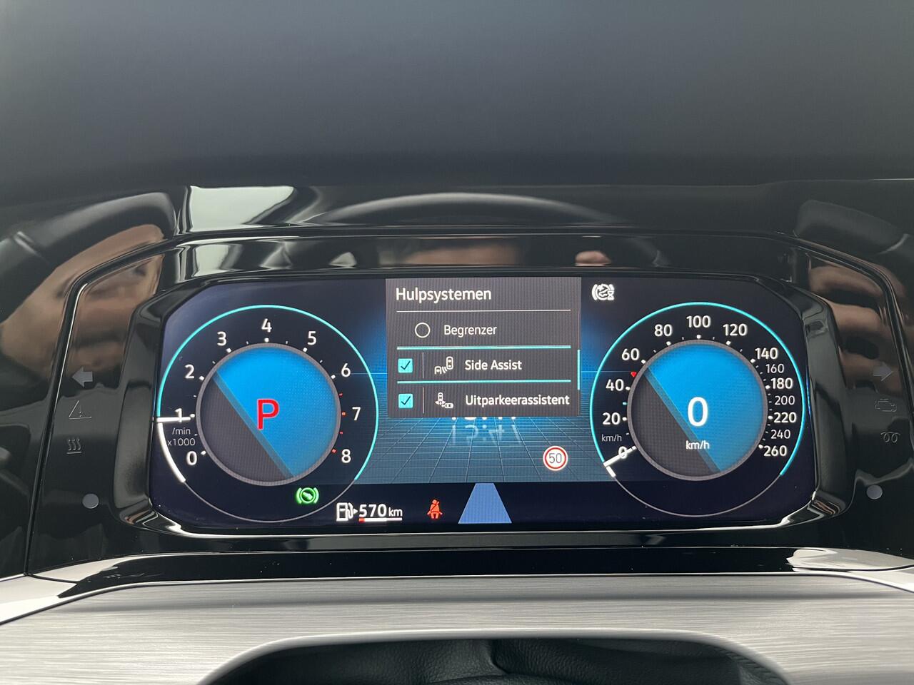 Volkswagen GOLF 1.5 eTSI Style / AUTOMAAT/ PANO/ CAMERA/ PARK. SENSOREN/ MEMORY SEATS/ LED/ NAVI/ 18" LMV/