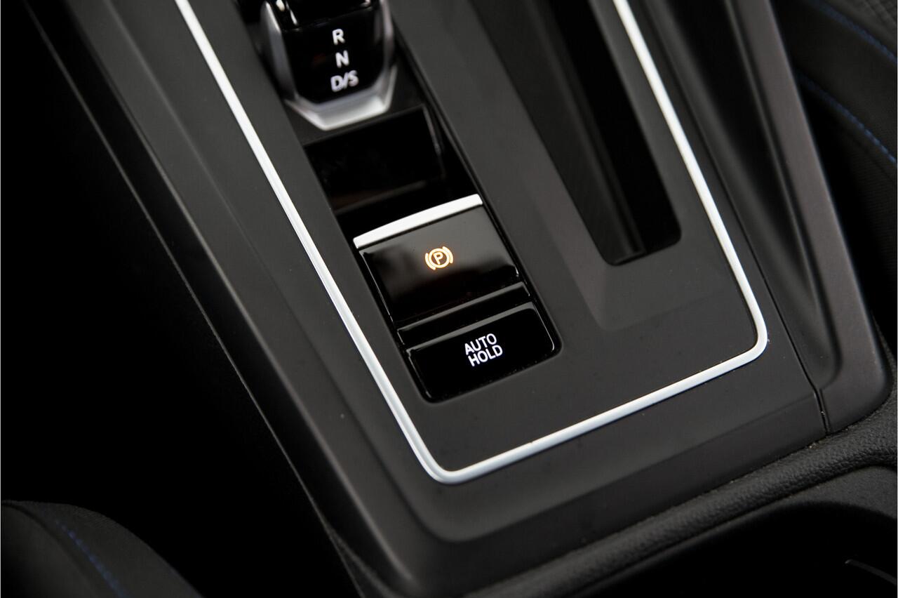 Volkswagen GOLF 1.4 GTE IQ-Licht ACC Applecarplay Mistlampen voorzijde Sfeerverlichting