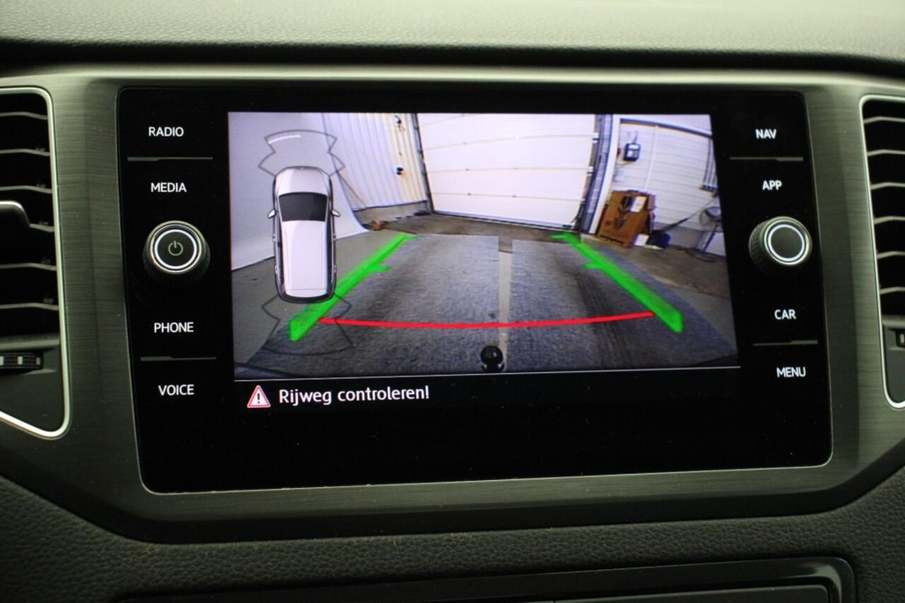 Volkswagen GOLF SPORTSVAN 1.0 TSI Comfrotline Automaat - Navi, Camera, Cruise, Clima, Stoelverw. Massage