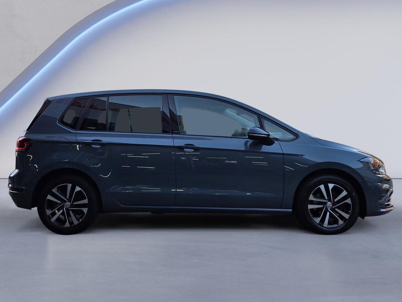 Volkswagen GOLF SPORTSVAN 1.5 TSI ACT Highline /Apple Carplay/Lane-Side-Front assist/Stoelverw./Adaptive Cruise Contr./Climate Contr./Grootlichtass./Navi/16''LMV/(MET GARANTIE*)