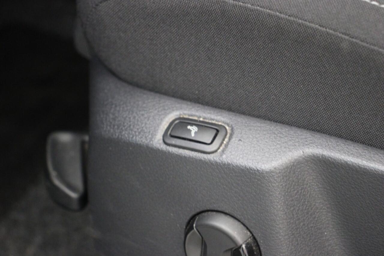 Volkswagen GOLF SPORTSVAN 1.0 TSI Comfrotline Automaat - Navi, Camera, Cruise, Clima, Stoelverw. Massage