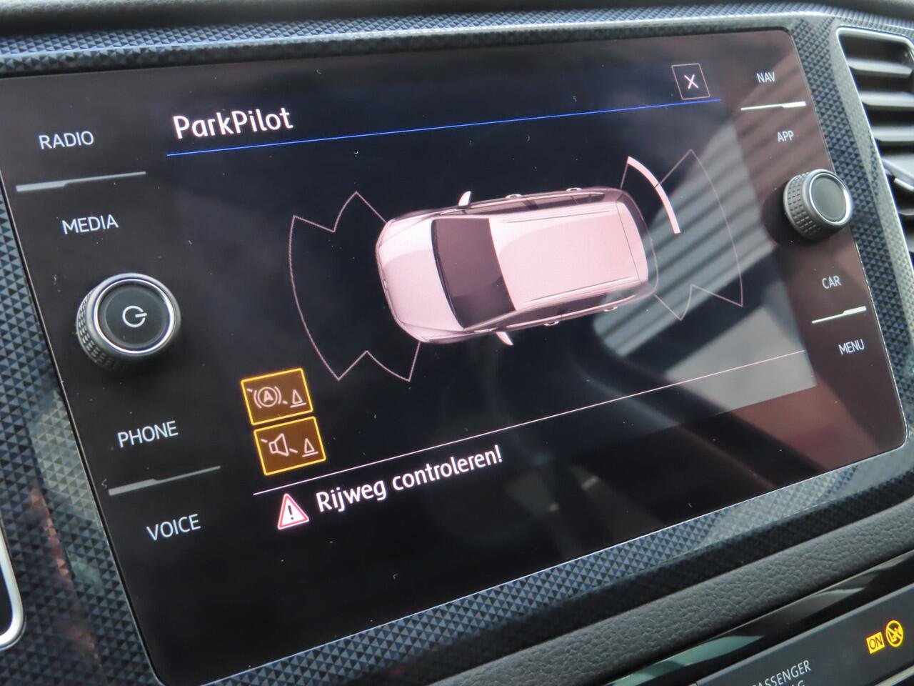 Volkswagen GOLF SPORTSVAN 1.0 TSI Comfortline | stoelverwarming | trekhaak | navigatie | carplay