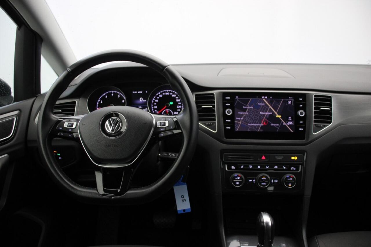 Volkswagen GOLF SPORTSVAN 1.0 TSI Comfrotline Automaat - Navi, Camera, Cruise, Clima, Stoelverw. Massage