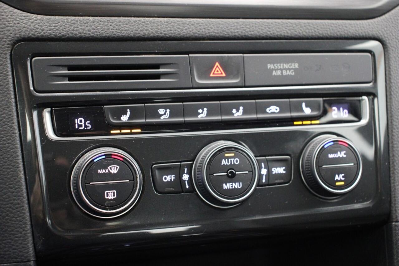 Volkswagen GOLF SPORTSVAN 1.0 TSI Comfrotline Automaat - Navi, Camera, Cruise, Clima, Stoelverw. Massage