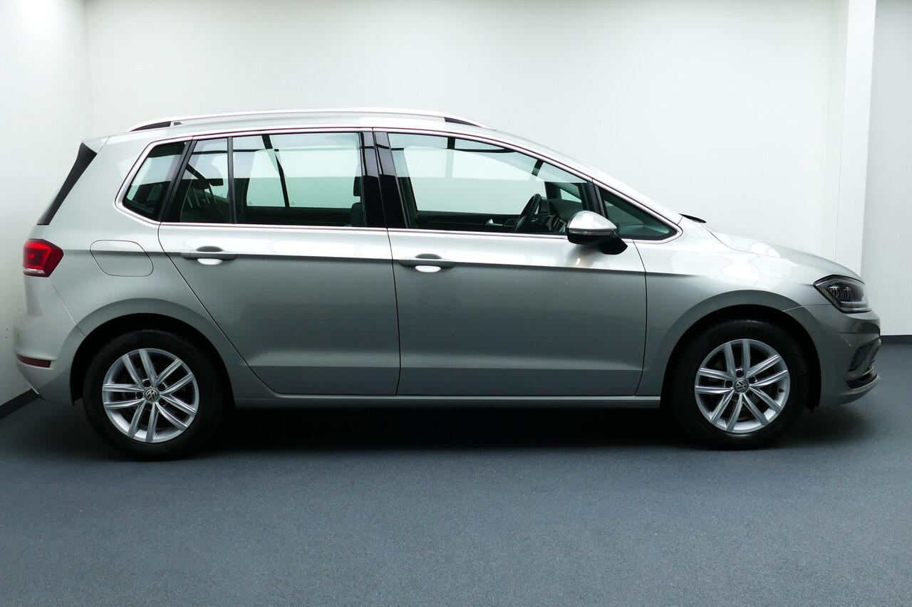 Volkswagen GOLF SPORTSVAN 1.0 TSI Highline Edition. Adaptief Cruise, Navi, StoelVerw, Led Koplampen, Haak 1300kg