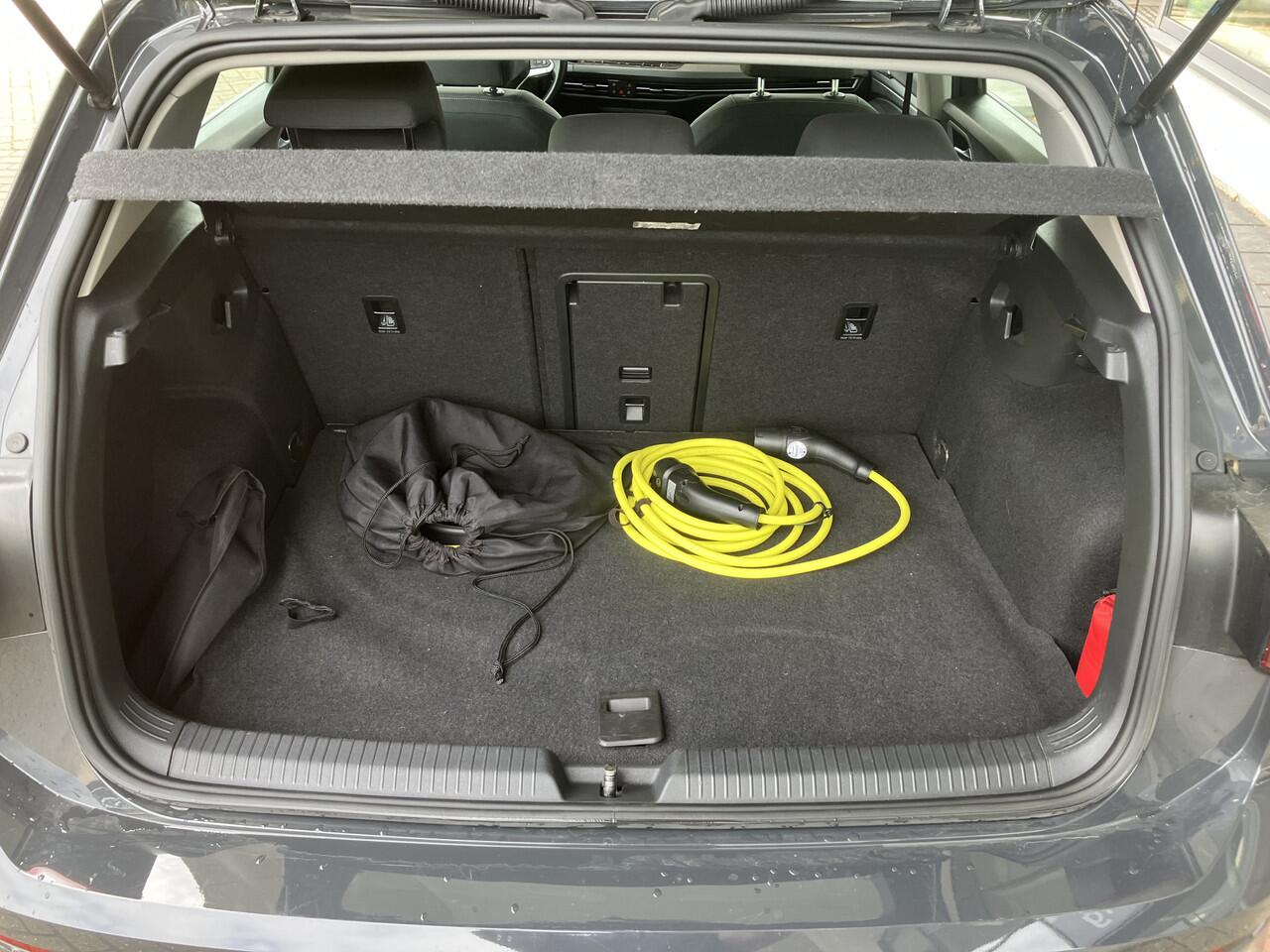 Volkswagen GOLF 1.4 eHybrid 204pk DSG Style / LED Matrix / Elek Verstelbare Bestuurdersstoel Met Memory / Stuur & Stoelverwarming / Navigatie / 16" LMV