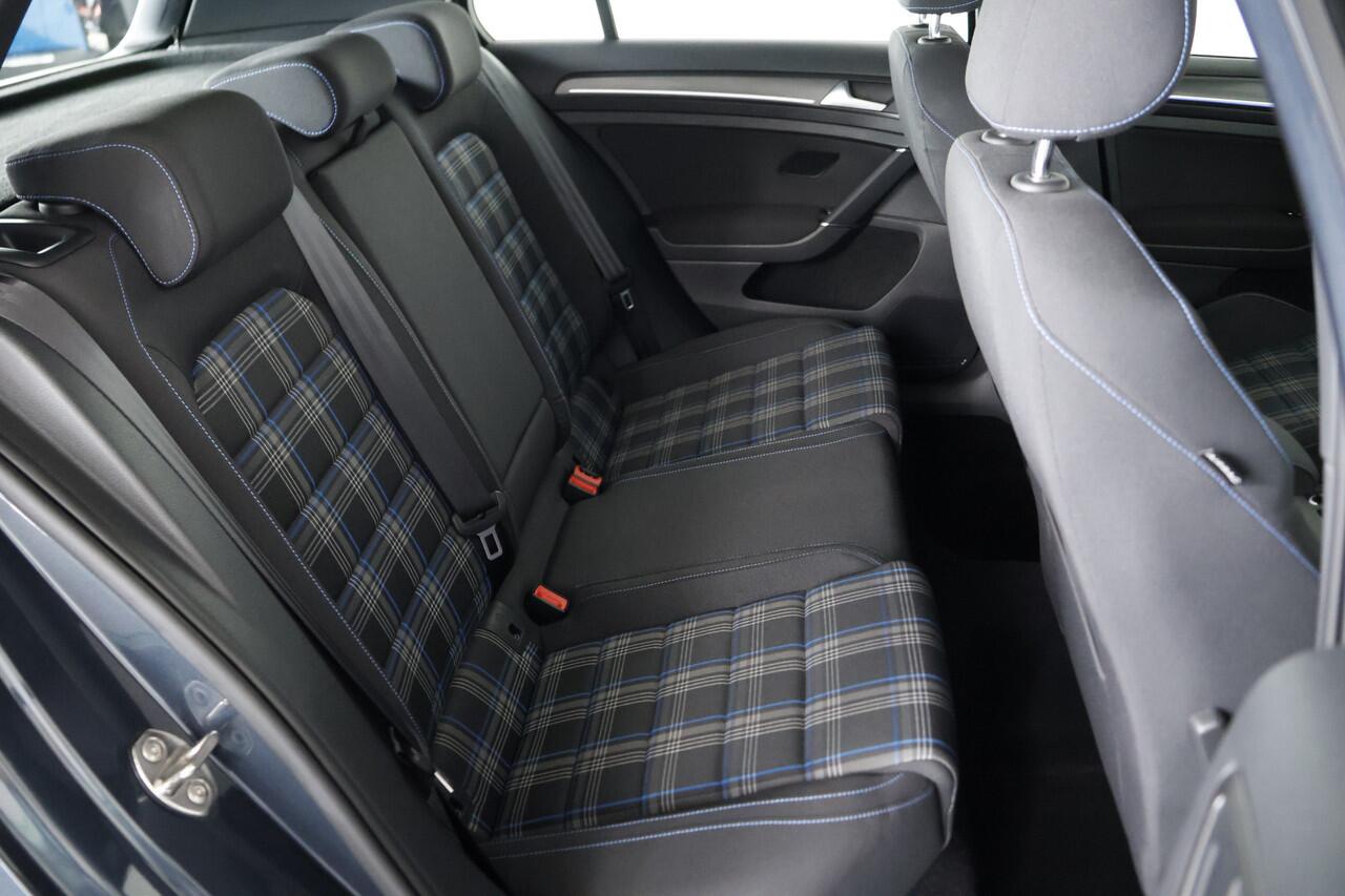 Volkswagen GOLF 1.4 eHybrid GTE / LED / ACC / CarPlay / Standkachel / Navi