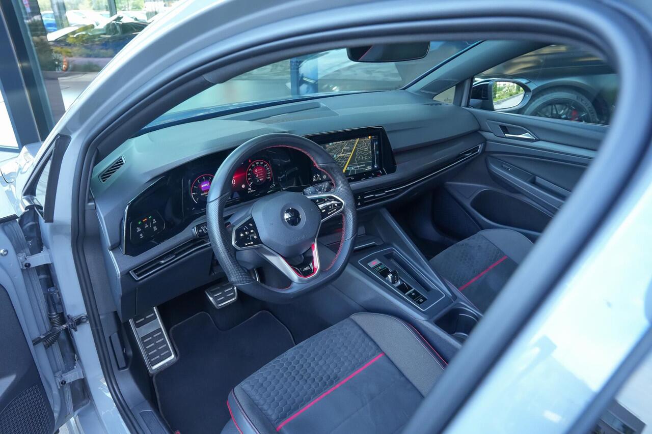 Volkswagen GOLF GTI Clubsport 45Jahre 2.0 300pk TSI |Akrapovic|panoramadak|parkeercamera|IQ Light|blind spot|ACC|stoelverwarming|19"|