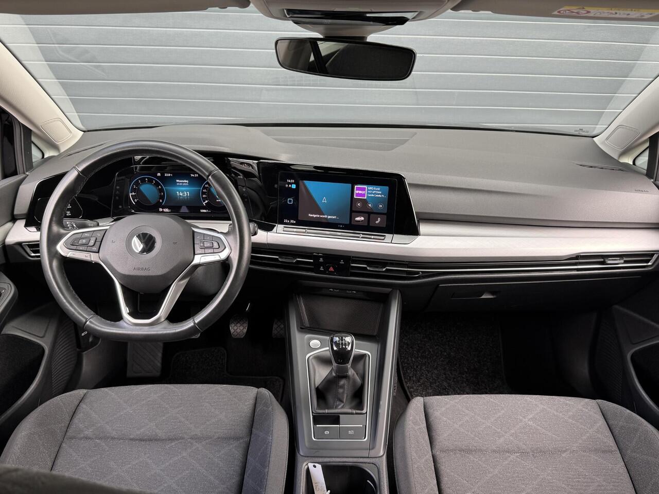 Volkswagen GOLF 1.0 TSI LIFE I ADAPTIVE CRUISE CONTROL I APPLE CARPLAY I CLIMATE CONTROL I 17" LICHT METALEN VELGEN