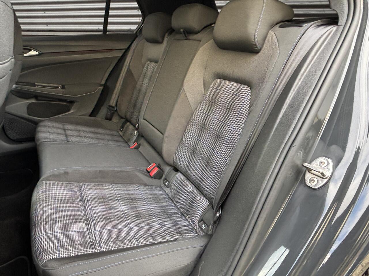 Volkswagen GOLF 1.4 eHybrid GTE December Actie van ¤26450 voor ¤25950 | 19'' Velgen | Stuur/Stoel verw | IQ.LIGHT |