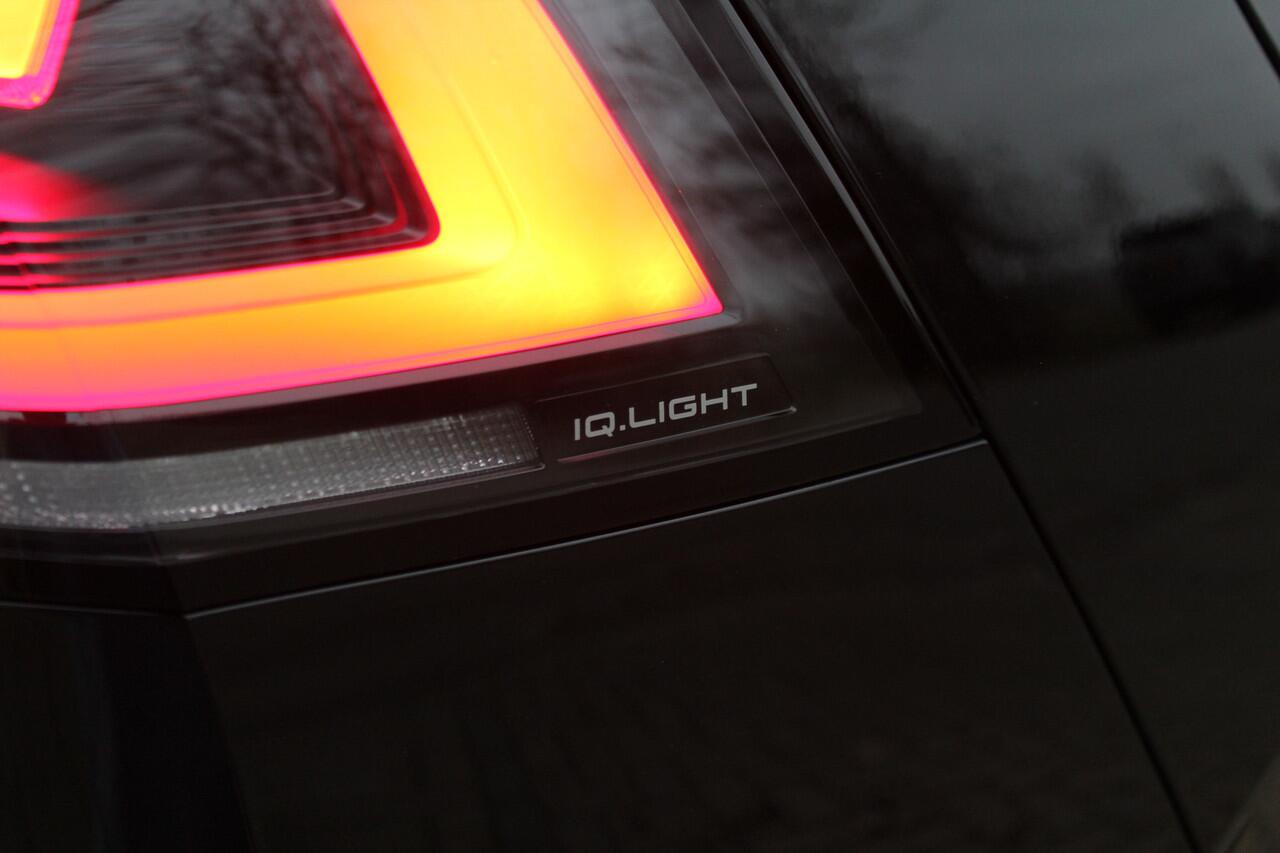 Volkswagen GOLF 1.5 eHybrid GTE 272 pk | Panorama dak | Stoel/Stuur verwarming | 360* Camera | Schuif/Kantel dak | Adaptive cruise controler | Keyless start | Apple CarPlay/Android Auto | Draadloze telefoonlader | IQ.Lights | Climate controle | Parkeersensoren V+A | Navi