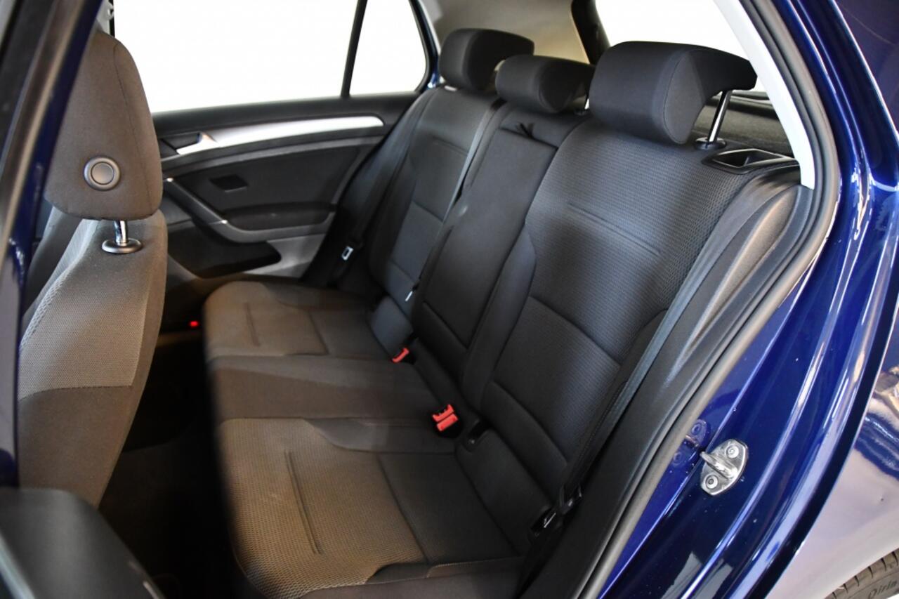 Volkswagen GOLF 1.0 TSI Highline *Apple Carplay*Stoelverwarming*