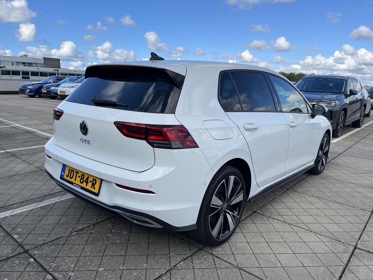 Volkswagen GOLF 1.4 eHybrid 245pk DSG GTE / Panoramadak / 18'' LMV / Trekhaak Elek. / Navi / Camera / Keyless / Alarm / Stuur en Stoelverwarming V+A / Standkachel