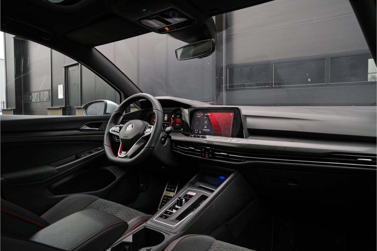Volkswagen GOLF 8 2.0 TSI GTI Clubsport 300PK | Pano | Keyless | IQ Light | Nardo | Camera | Lane & Side Assis | ACC | DCC | Sound