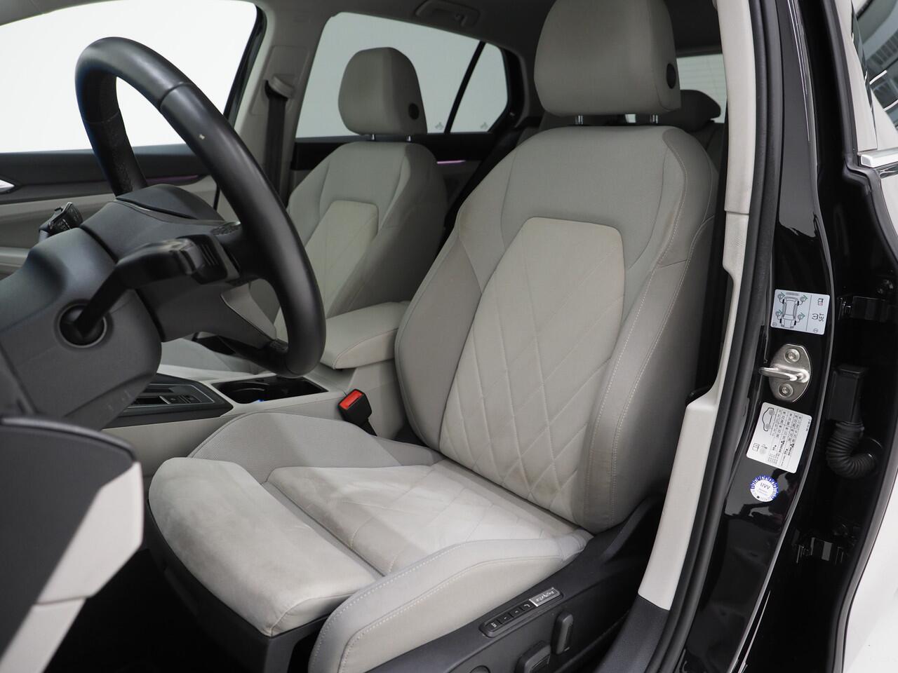 Volkswagen GOLF 1.4 eHybrid Style 204PK | Massage | Head Up | Virtual | Keyless | Adaptive Cruise | Carplay | DAB