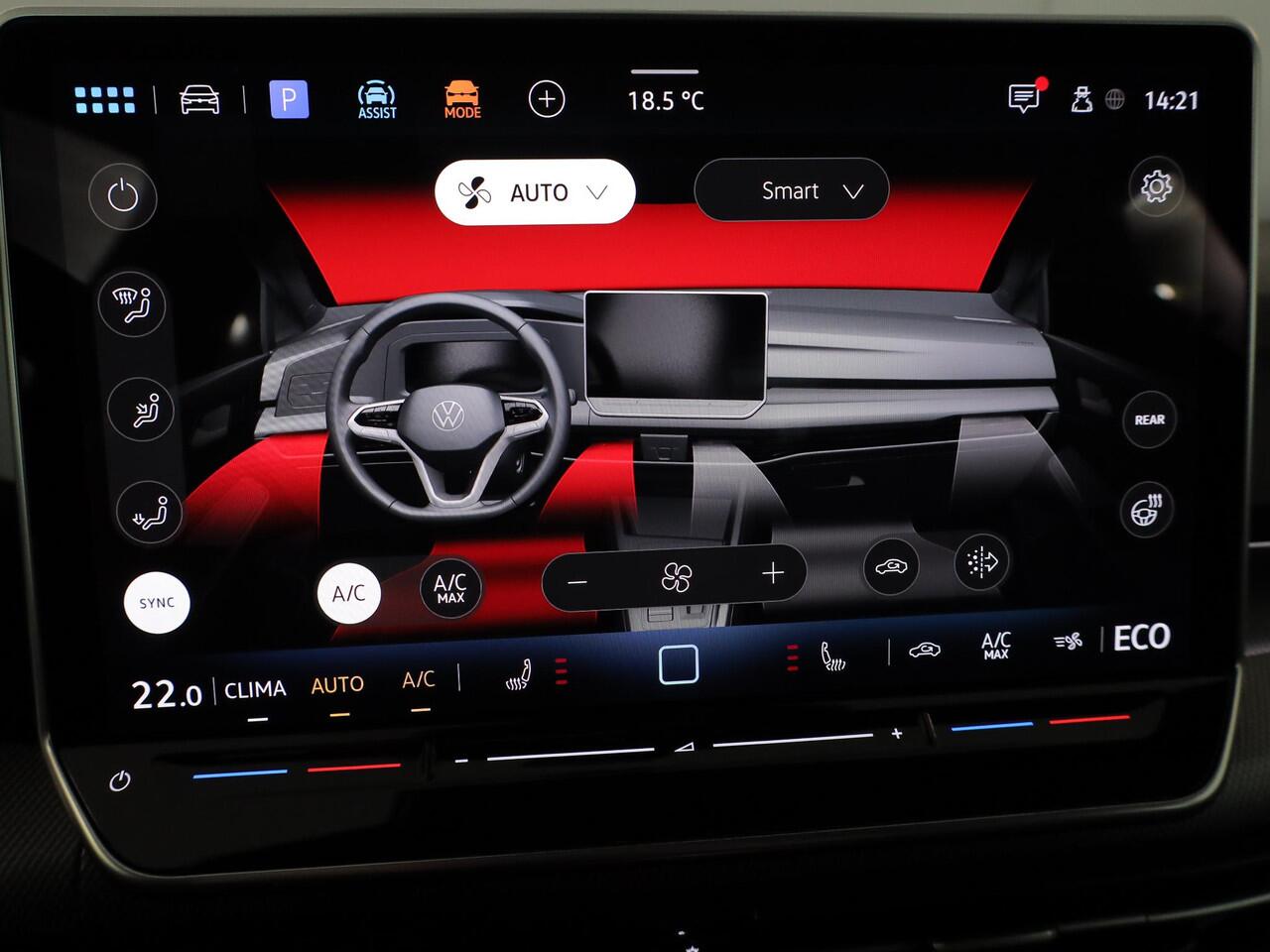 Volkswagen GOLF 1.5 eHybrid GTE 272PK PHEV | Verlengde garantie | Navigatie | Panorama dak | Black Style | 18" Lm velgen | Multimedia pakket plus |