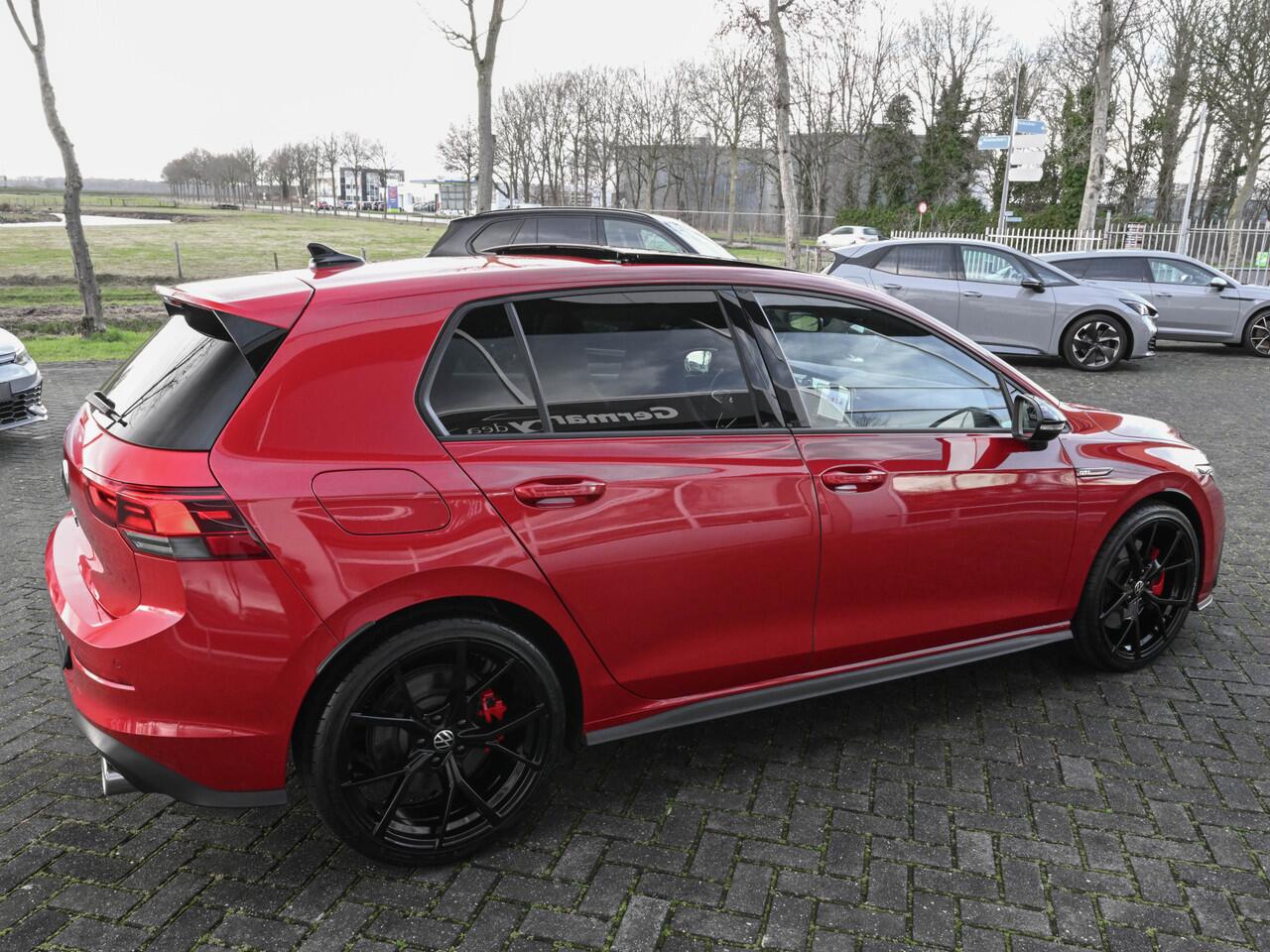 Volkswagen GOLF 2.0TSI GTI 245pk Individual King's Red Pano Camera LED Virtual 19-Inch