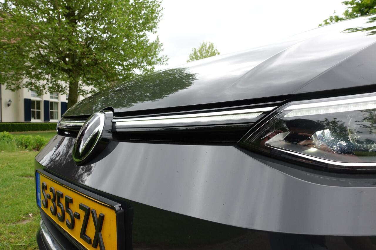 Volkswagen GOLF 1.4 eHybrid Style | Massage stoelen | LED | Adaptive cruise control | Stuur verwarming | Elektrische stoelen met geheugen |