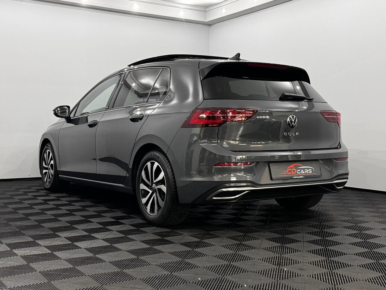 Volkswagen GOLF 2.0 TDI Active Business Pano, Camera, Navi, Sfeerverlichting, Head-up display, Virtual desk, Cruise control adaptief