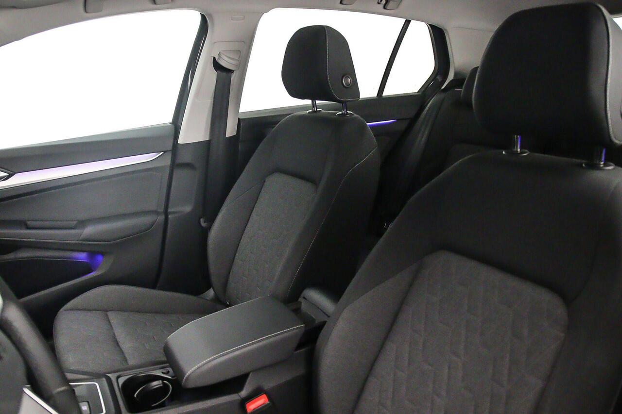 Volkswagen GOLF Life Edition 1.5 TSI eHybrid 204pk DSG Automaat Adaptive cruise control, Navigatie, LED verlichting, Achteruitrijcamera, App connect, Parkeersensoren, Airco, DAB, Radio