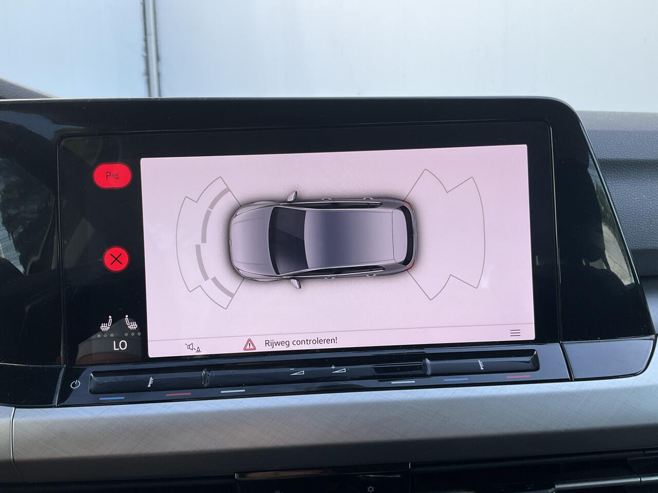 Volkswagen GOLF 1.5 TSI Life Adap.Cruise Sfeerverl Carplay Led NL-Auto Dealer-Onderhouden!