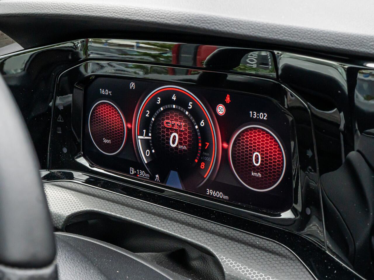 Volkswagen GOLF 2.0 TSI GTI UNIEK HANDBAK!! IQ LIGHT CAMERA 18 INCH APPLE CARPLAY