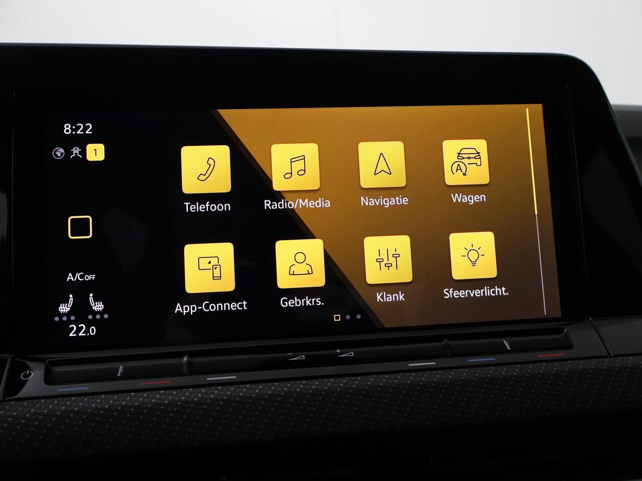 Volkswagen GOLF 1.5 eTSI R-Line | 150 PK | Automaat | Multifunctioneel stuurwiel | Stoelverwarming | Achteruitrij camera |